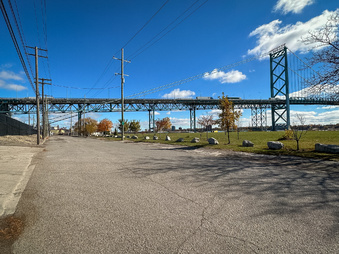 Enlarge photo 26