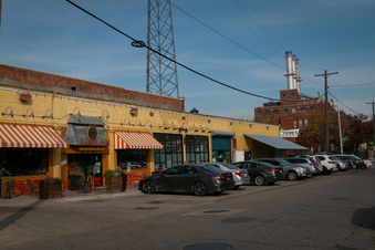 Enlarge photo 83