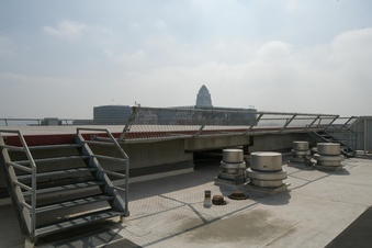 Enlarge photo 89
