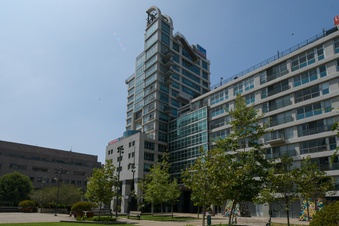 Enlarge photo 52