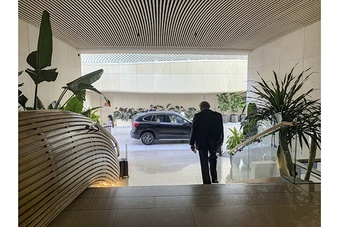 Enlarge photo 2