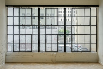 Enlarge photo 33