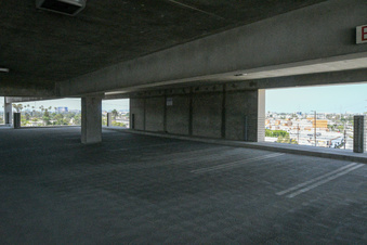 Enlarge photo 35
