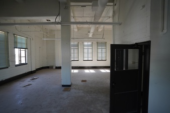 Enlarge photo 46