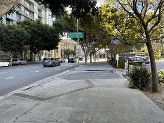 Enlarge photo 11
