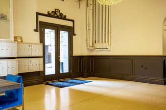 Enlarge photo 13