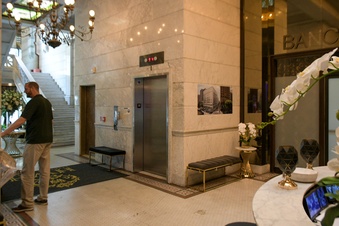 Enlarge photo 13