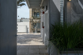Enlarge photo 17