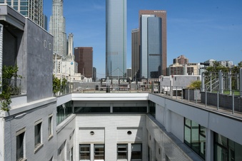 Enlarge photo 34