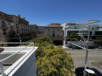 Enlarge photo 38