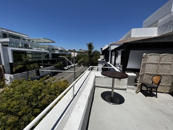Enlarge photo 49