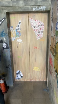 Enlarge photo 129
