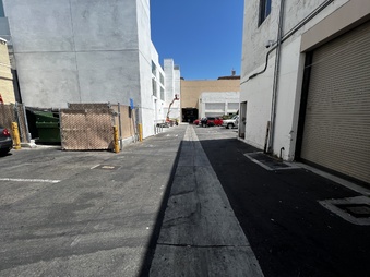 Enlarge photo 23