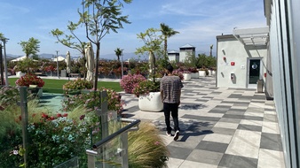 Enlarge photo 89