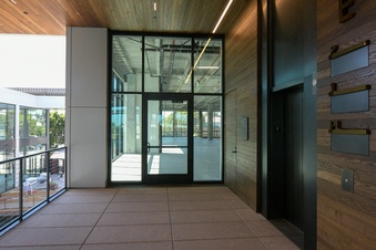 Enlarge photo 44