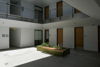 Enlarge photo 27