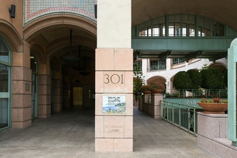 Enlarge photo 12