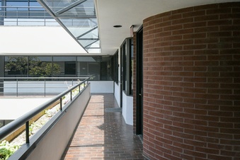 Enlarge photo 22