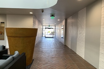 Enlarge photo 24
