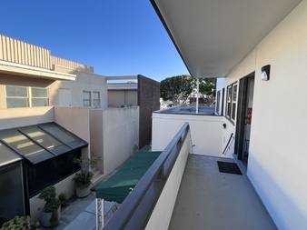 Enlarge photo 13