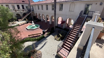 Enlarge photo 47