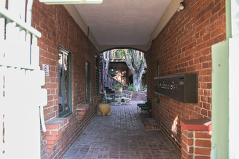 Enlarge photo 8