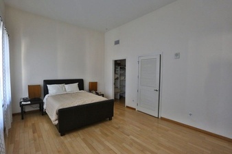 Enlarge photo 33