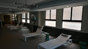 Enlarge photo 16