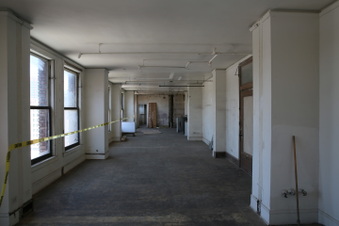 Enlarge photo 24