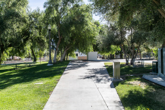 Enlarge photo 114