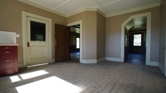 Enlarge photo 16