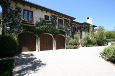 585 Moreno Ave