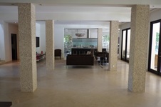 Enlarge photo 17