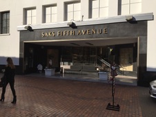 Saks 5th Ave.