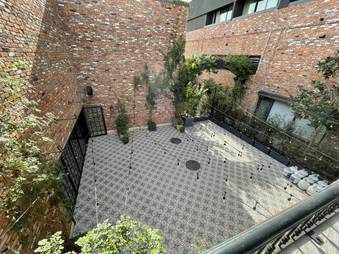 Enlarge photo 44