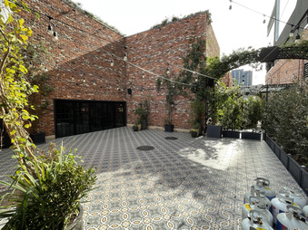 Enlarge photo 46