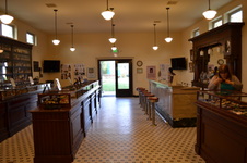 Enlarge photo 93