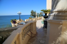 Enlarge photo 23