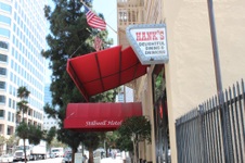 Hanks Bar
