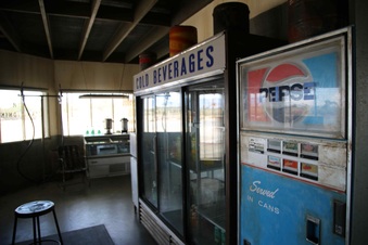 Enlarge photo 79