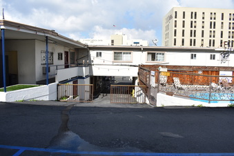 Enlarge photo 13