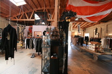 Enlarge photo 25