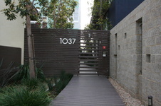 Enlarge photo 1