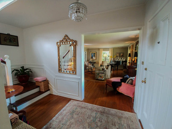 Enlarge photo 89