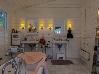 Enlarge photo 143