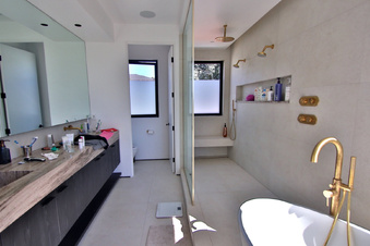 Enlarge photo 44