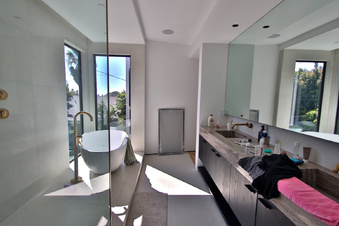 Enlarge photo 46