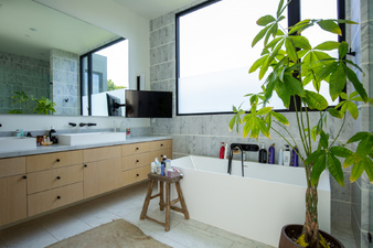 Enlarge photo 38