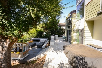 Enlarge photo 34