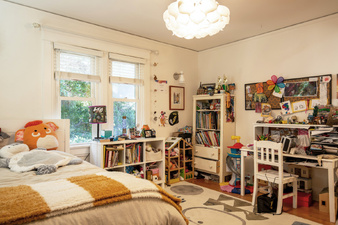 Enlarge photo 58
